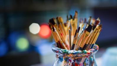 paint brushes used in studio art