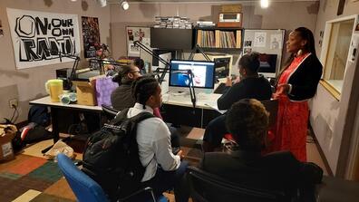 Dr. Tiffanie Clark facilitates a virtual language exchange in Spanish and English between Central State University student and students from La Universidad Tecnológica de Chocó