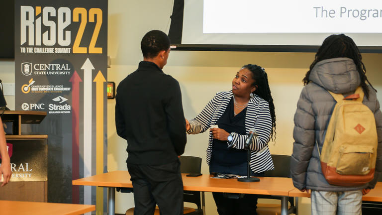 central state university students visit a sponsor at the 2022 RISE to the Challenge Summit