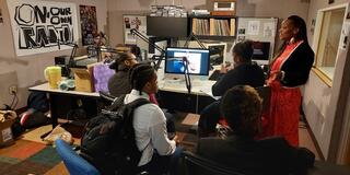 Dr. Tiffanie Clark facilitates a virtual language exchange in Spanish and English between Central State University student and students from La Universidad Tecnológica de Chocó