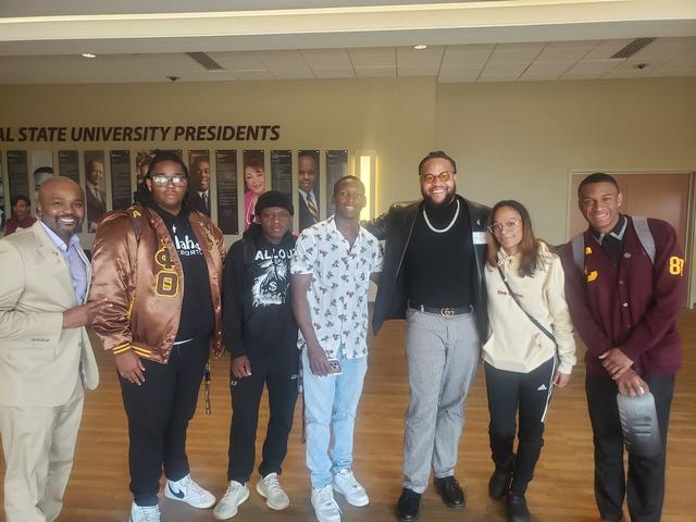 students and alumni on visiting alumni day at central state university