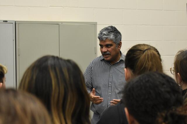 Dr. Krishna Kumar Nedunuri speaks to fifth graders about water resources management